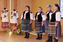 Zespół śpiewaczy Swańki podczas konferencji pt. „Wokół kultury tradycyjnej Wyryk”